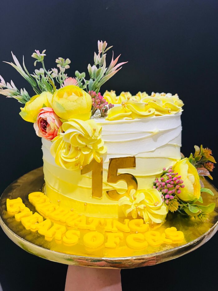 Daisylicious Elegant Floral cake