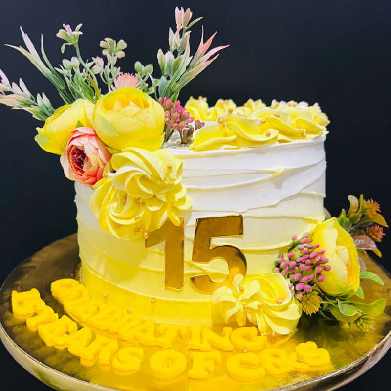 Daisylicious Elegant Floral cake